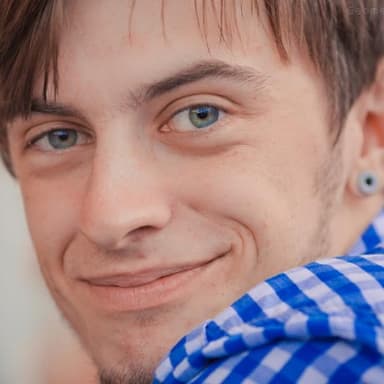 Роман Лютиков